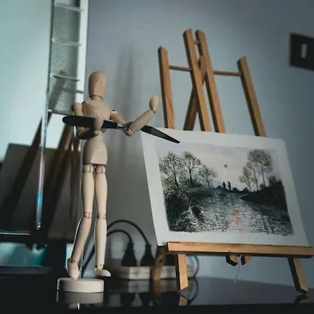 Titina's Atelier In Apartment *